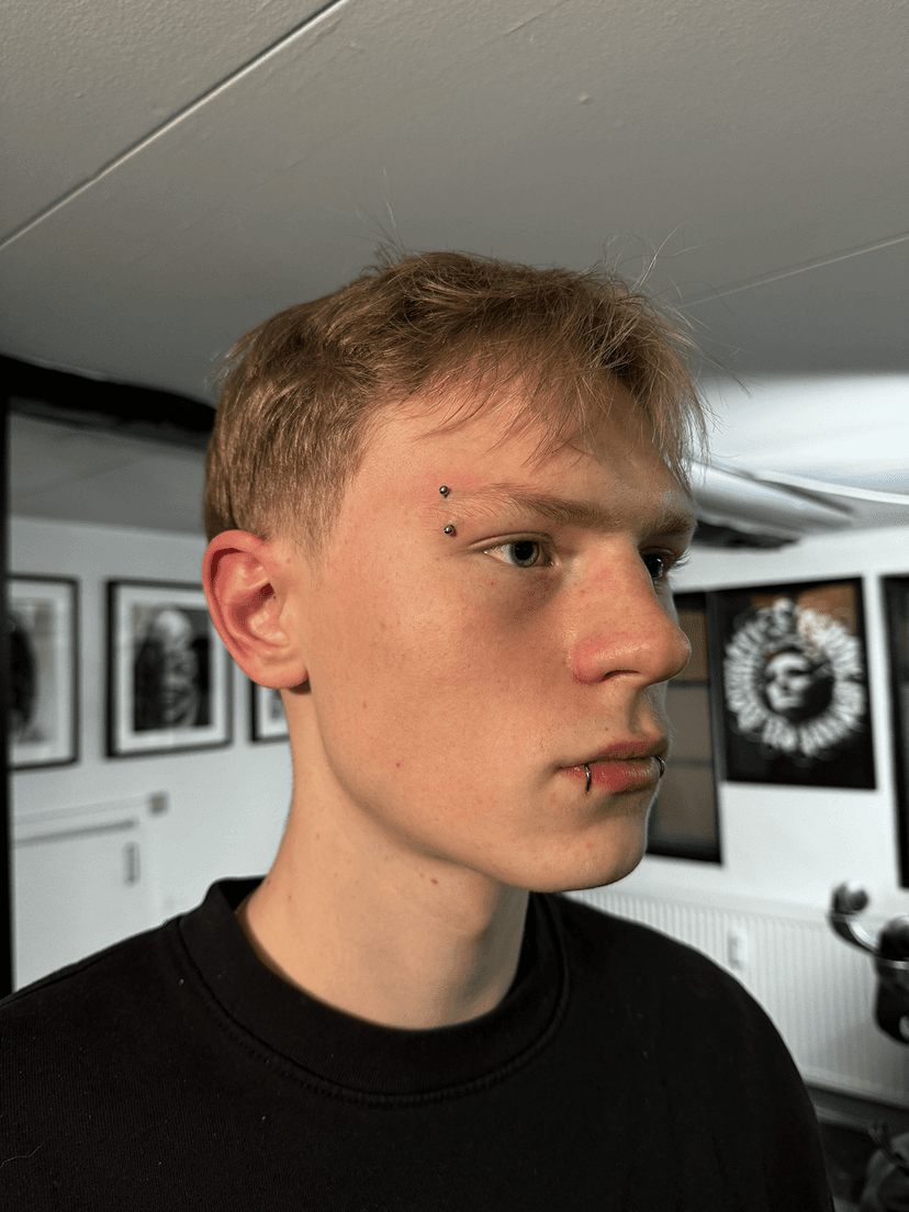 Helix piercing eksempel hos Tattoo Fashion Horsens